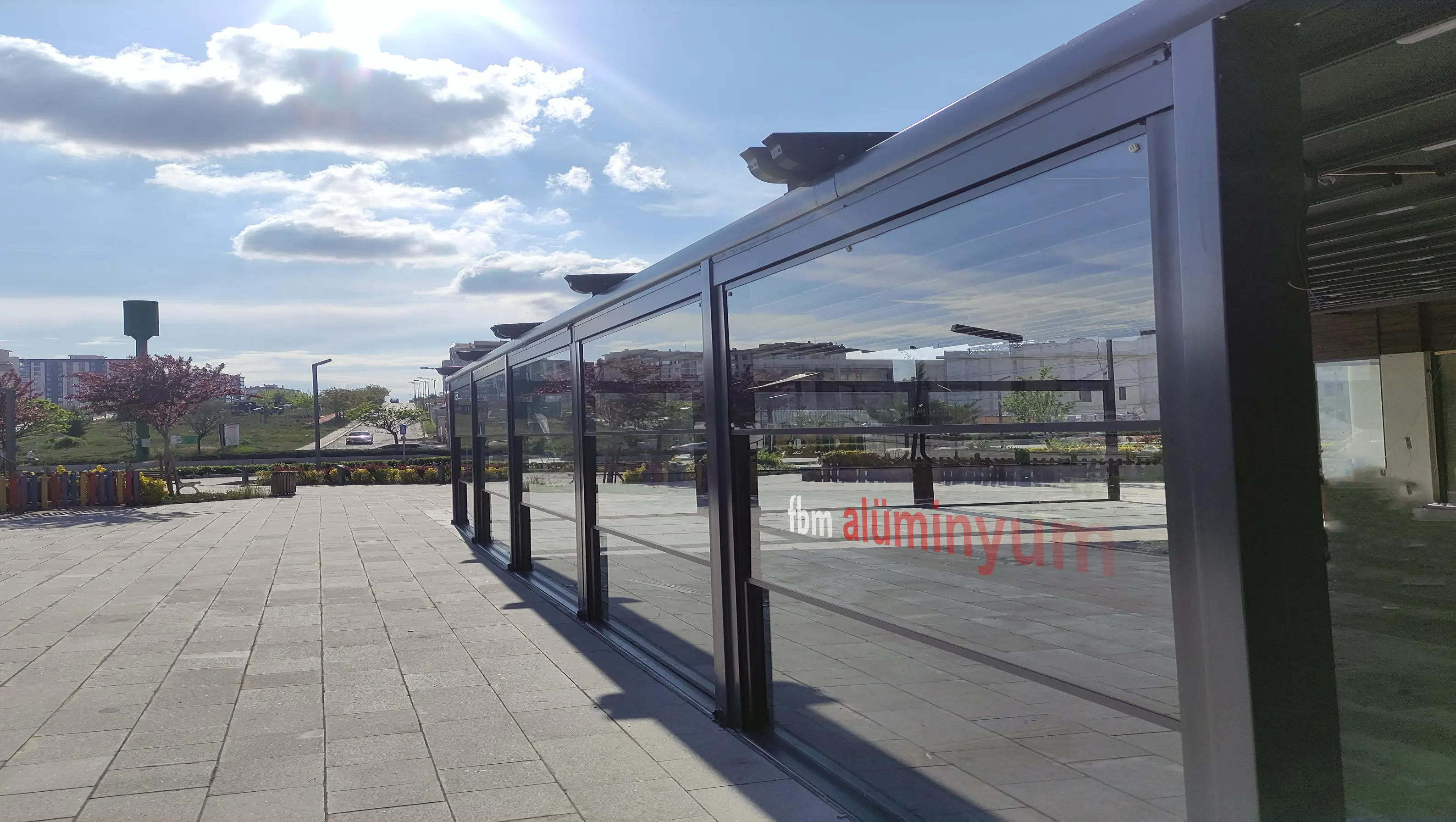 Silinebilir Giyotin Cam